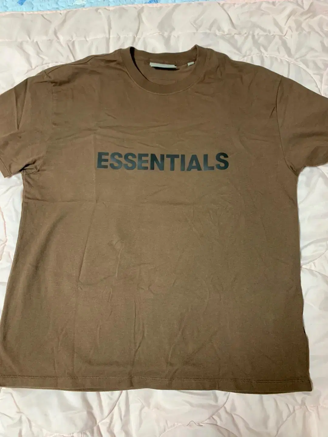 Essentials 에센셜 티셔츠 판매